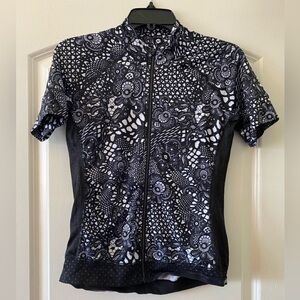 lululemon athletica Black and White Patterned cycling jersey, 8, EUC